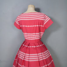 Load image into Gallery viewer, 50s 60s CRANBERRY PINK GEOMETRIC PATTERN COTTON DAY DRESS - S