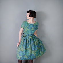 Load image into Gallery viewer, 60s GREEN FLORAL PRINT PIN TUCK DAY DRESS WITH BOW BELT - S