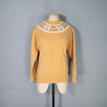 Load image into Gallery viewer, 70s WARM YELLOW WOOL HANDKNIT FAIRISLE JUMPER - M-L