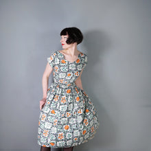 Load image into Gallery viewer, 50s GREEN AND ORANGE BERRY AND FRUIT PRINT COTTON DAY DRESS - S-M