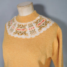 Load image into Gallery viewer, 70s WARM YELLOW WOOL HANDKNIT FAIRISLE JUMPER - M-L