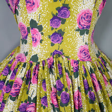 Load image into Gallery viewer, 50s HYVOGUE LIGHT GREEN COTTON DRESS WITH PINK AND PURPLE ROSE PRINT - M