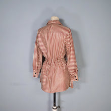 Load image into Gallery viewer, 70s YELLOW AND BROWN STRIPE LIGHTWEIGHT DRAWSTRING MAC JACKET - M