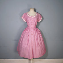 Load image into Gallery viewer, 50s VICKY VAUGN DUSKY PINK TEA DRESS WITH LACE AND RHINESTONES - M