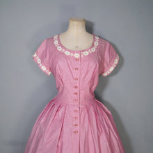 Load image into Gallery viewer, 50s VICKY VAUGN DUSKY PINK TEA DRESS WITH LACE AND RHINESTONES - M