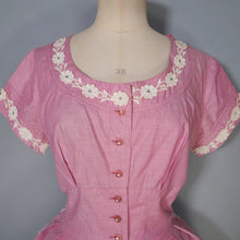 Load image into Gallery viewer, 50s VICKY VAUGN DUSKY PINK TEA DRESS WITH LACE AND RHINESTONES - M