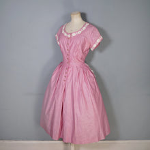 Load image into Gallery viewer, 50s VICKY VAUGN DUSKY PINK TEA DRESS WITH LACE AND RHINESTONES - M