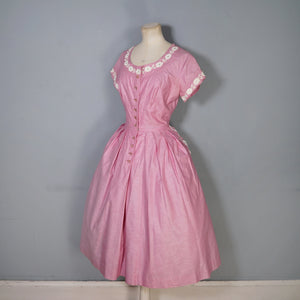 50s VICKY VAUGN DUSKY PINK TEA DRESS WITH LACE AND RHINESTONES - M
