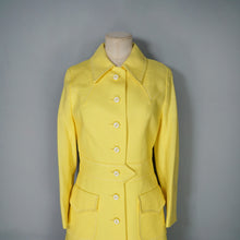 Load image into Gallery viewer, 60s "FEMINELLA" LIGHTWEIGHT YELLOW FITTED SPRING COAT - XS