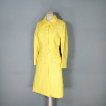 Load image into Gallery viewer, 60s "FEMINELLA" LIGHTWEIGHT YELLOW FITTED SPRING COAT - XS