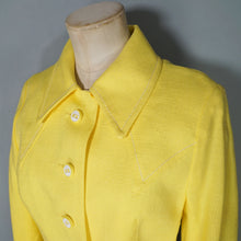 Load image into Gallery viewer, 60s "FEMINELLA" LIGHTWEIGHT YELLOW FITTED SPRING COAT - XS