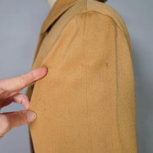 Load image into Gallery viewer, 40s "FERNPROOF" CAMEL COLOURED WOOL TRENCH STYLE COAT - S-M