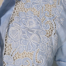 Load image into Gallery viewer, 50s PASTEL BLUE LINEN BLOUSE WITH FLORAL CUTWORK EMBROIDERY - S-M