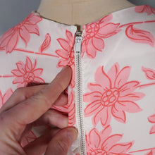 Load image into Gallery viewer, 60s PINK AND CREAM R&amp;K ORIGINALS FLORAL DAY DRESS - S-M