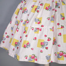 Load image into Gallery viewer, 50s 60s STRAWBERRY SUMMER FRUIT PRINT TIERED COTTON DAY DRESS - M