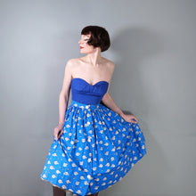 Load image into Gallery viewer, BLUE AND WHITE HOT AIR BALLOON NOVELTY PRINT 50s FULL SKIRT - 25"