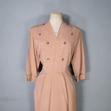 Load image into Gallery viewer, 40s ORANGE-BROWN GROSGRAIN FITTED DRESS WITH SOUTACHE AND BEADWORK - M-L