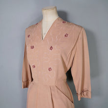 Load image into Gallery viewer, 40s ORANGE-BROWN GROSGRAIN FITTED DRESS WITH SOUTACHE AND BEADWORK - M-L