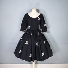 Load image into Gallery viewer, 50s BLACK AND WHITE FLORAL EMBROIDERED FULL SKIRTED PARTY DRESS - XS