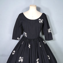 Load image into Gallery viewer, 50s BLACK AND WHITE FLORAL EMBROIDERED FULL SKIRTED PARTY DRESS - XS