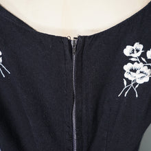 Load image into Gallery viewer, 50s BLACK AND WHITE FLORAL EMBROIDERED FULL SKIRTED PARTY DRESS - XS