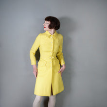Load image into Gallery viewer, 60s "FEMINELLA" LIGHTWEIGHT YELLOW FITTED SPRING COAT - XS