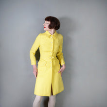 Load image into Gallery viewer, 60s "FEMINELLA" LIGHTWEIGHT YELLOW FITTED SPRING COAT - XS