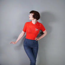 Load image into Gallery viewer, 50s "NYLON BY NEWPORT" POODLE APPLIQUE CORAL CROPPED JUMPER - XXS / PETITE
