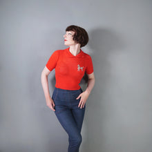 Load image into Gallery viewer, 50s "NYLON BY NEWPORT" POODLE APPLIQUE CORAL CROPPED JUMPER - XXS / PETITE
