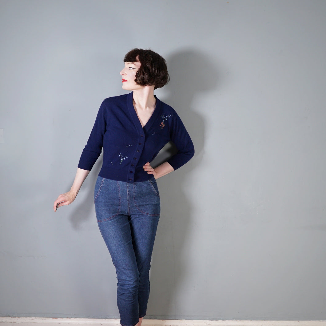 50s / 60s NAVY BLUE PRINGLE SCOTTISH HAND INLAID INTARSIA BLUEBELL CARDIGAN - S