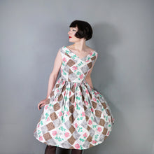 Load image into Gallery viewer, 50s BROWN PINK ROSE AND DIAMON PRINT COTTON DAY DRESS - PETITE SIZE / XS-S