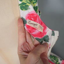 Load image into Gallery viewer, 50s 60s CARNEGIE PINK ROSE PRINT FULL SKIRTED DRESS WITH BOW - XS-S