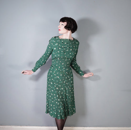 LATE 30s GREEN TEXTURED RAYON DRESS WITH DOT PATTERN - S