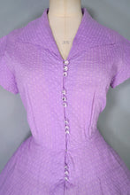 Load image into Gallery viewer, 50s PASTEL PURPLE SEERSUCKER FULL SKIRTED DRESS - S-M
