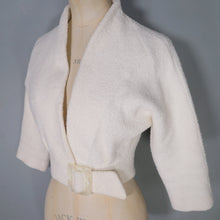 Load image into Gallery viewer, 50s CROPPED WHITE BOLERO CARDIGAN / JACKET WITH BUCKLED WAIST - XS-S
