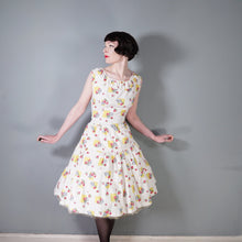 Load image into Gallery viewer, 50s 60s STRAWBERRY SUMMER FRUIT PRINT TIERED COTTON DAY DRESS - M