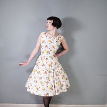 Load image into Gallery viewer, 50s 60s STRAWBERRY SUMMER FRUIT PRINT TIERED COTTON DAY DRESS - M