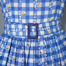 Load image into Gallery viewer, 50s BLUE AND WHITE CHECKED FULL SKIRTED COTTON DRESS WITH LITTLE YELLOW ROSES AND IVY - S-M