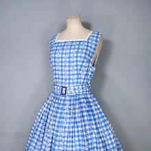 Load image into Gallery viewer, 50s BLUE AND WHITE CHECKED FULL SKIRTED COTTON DRESS WITH LITTLE YELLOW ROSES AND IVY - S-M