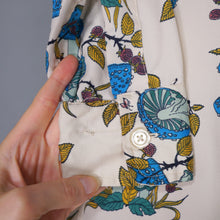 Load image into Gallery viewer, 70s AUTUMNAL NOVELTY PRINT MUSHROOM AND SNAIL PRINT SHIRT - L