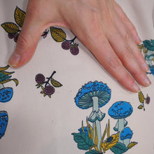 Load image into Gallery viewer, 70s AUTUMNAL NOVELTY PRINT MUSHROOM AND SNAIL PRINT SHIRT - L