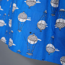 Load image into Gallery viewer, BLUE AND WHITE HOT AIR BALLOON NOVELTY PRINT 50s FULL SKIRT - 25"