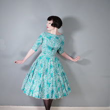 Load image into Gallery viewer, 50s CALIFORNIA EMERALD GREEN AND WHITE LEAF PRINT FULL SKIRTED DRESS - XS