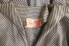 Load image into Gallery viewer, 40s &quot;LOUIS MUSMAN&quot; SILVER AND BLACK STRIPE ZIP FRONT DRESS WITH VELVET BATWING SLEEVE - S