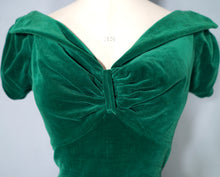 Load image into Gallery viewer, 50s FITTED OFF SHOULDER GREEN VELVET COCKTAIL DRESS WITH BACK DRAPE - S