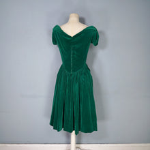 Load image into Gallery viewer, 50s FITTED OFF SHOULDER GREEN VELVET COCKTAIL DRESS WITH BACK DRAPE - S