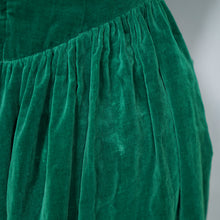 Load image into Gallery viewer, 50s FITTED OFF SHOULDER GREEN VELVET COCKTAIL DRESS WITH BACK DRAPE - S