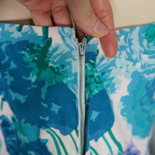 Load image into Gallery viewer, 50s TAILORED FRENCH FLORAL FULL SKIRTED FLORAL SUN DRESS - XS-S