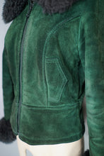 Load image into Gallery viewer, 70s DEEP GREEN CROPPED SUEDE FLEECE LINED JACKET WITH SHEEPSKIN COLLAR AND CUFFS - XS-S