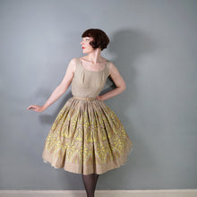 Load image into Gallery viewer, 50s VICTOR JOSSELYN BROWN AND YELLOW PAISELY PRINT FULL SKIRTED DRESS S-M